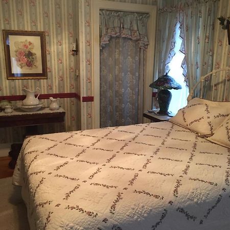 Raindrops On Roses Bed & Breakfast Herkimer Extérieur photo