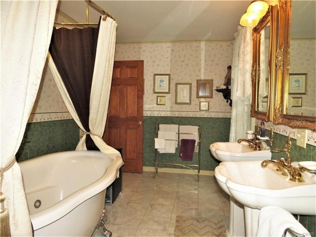 Raindrops On Roses Bed & Breakfast Herkimer Extérieur photo